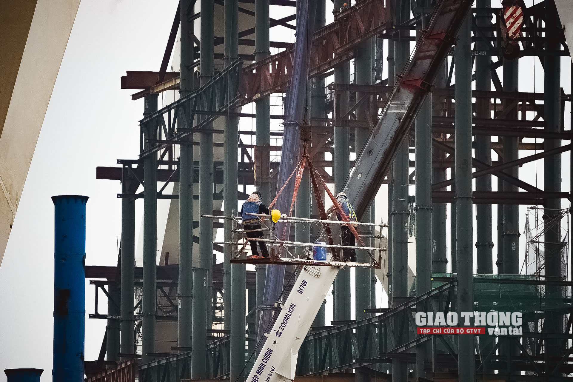 Phóng sự ảnh: Mục sở thị cầu vòm thép cao nhất Việt Nam chuẩn bị khánh thành - Ảnh 14.