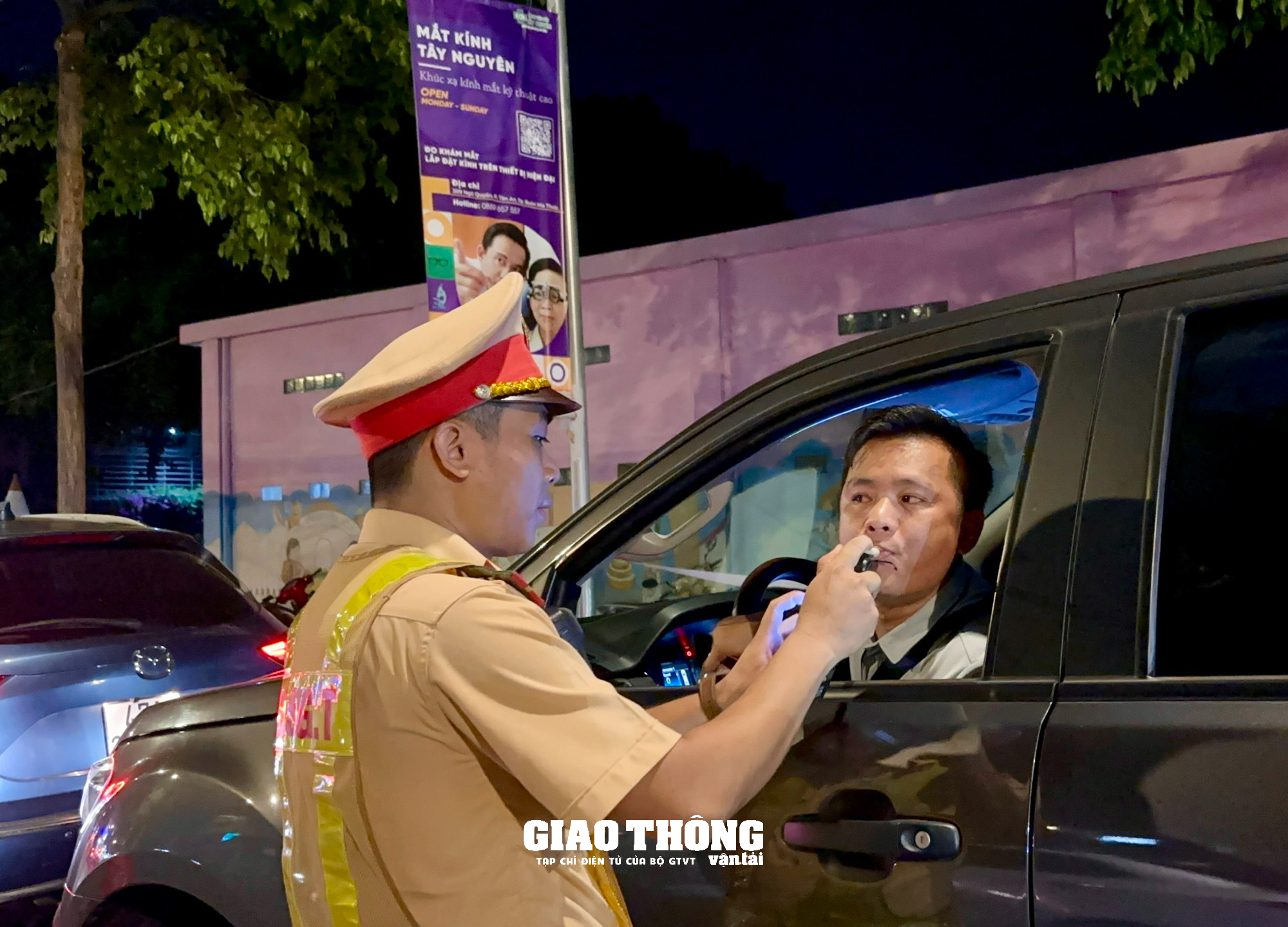 CSGT Đắk Lắk xử lý nồng độ cồn: Người vi phạm bỏ xe bất hợp tác - Ảnh 5.
