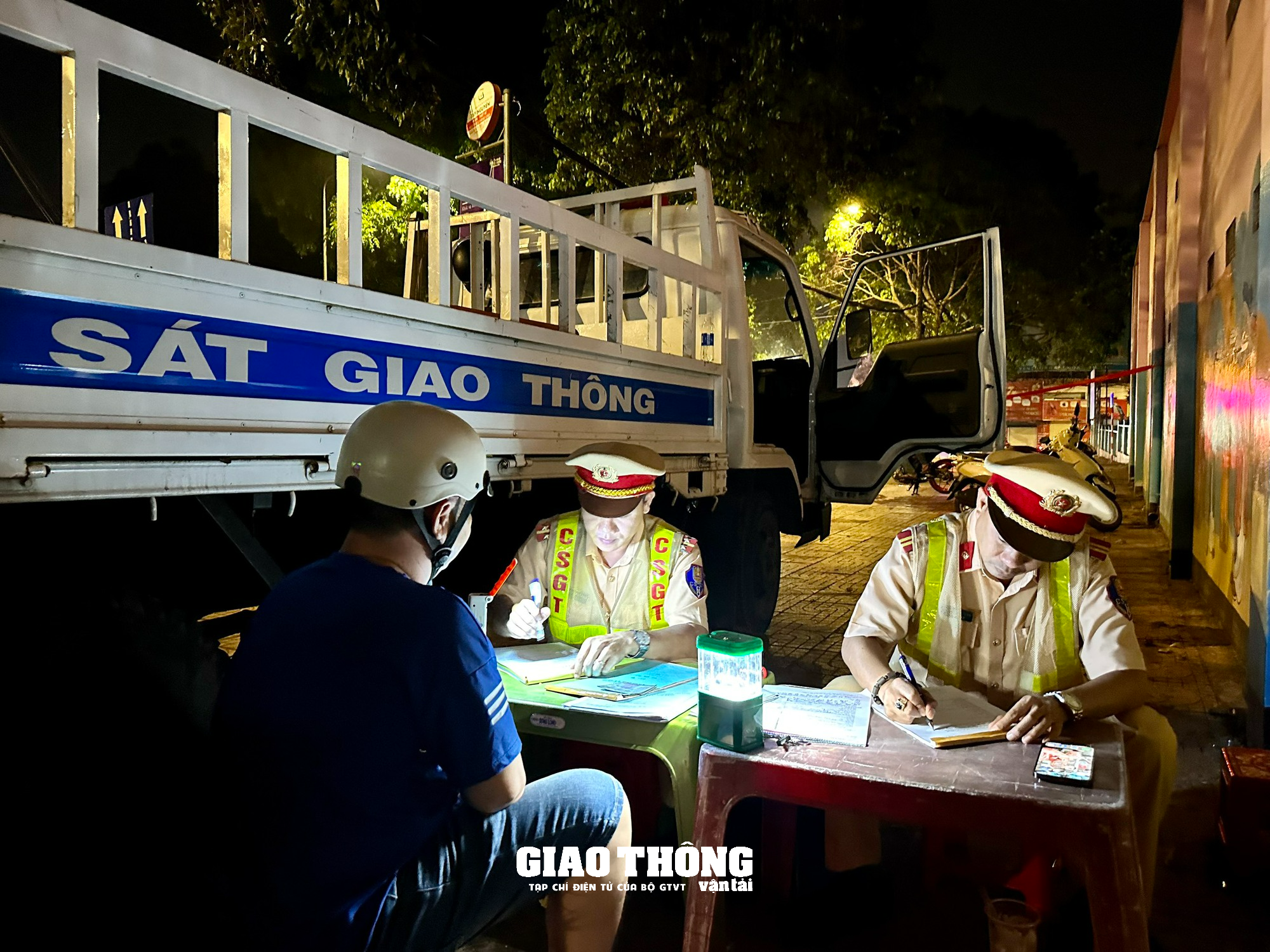 CSGT Đắk Lắk xử lý nồng độ cồn: Người vi phạm bỏ xe, bất hợp tác - Ảnh 11.
