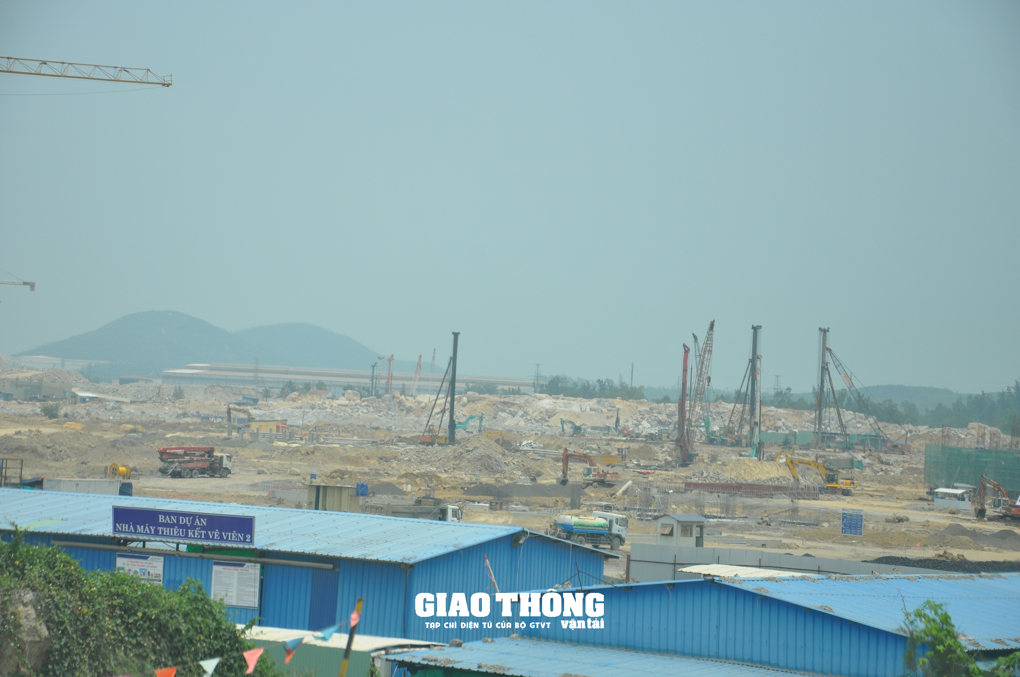 Nỗ lực đảm bảo TTATGT trên các tuyến đường Khu Kinh tế Dung Quất - Ảnh 8.