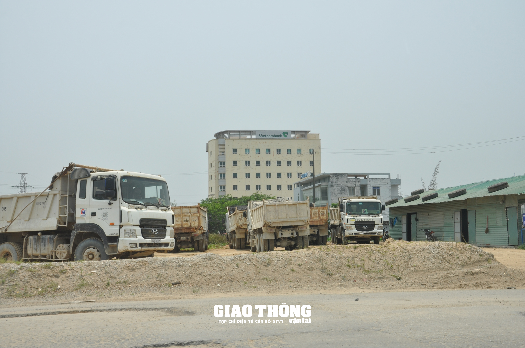 Nỗ lực đảm bảo TTATGT trên các tuyến đường Khu Kinh tế Dung Quất - Ảnh 12.