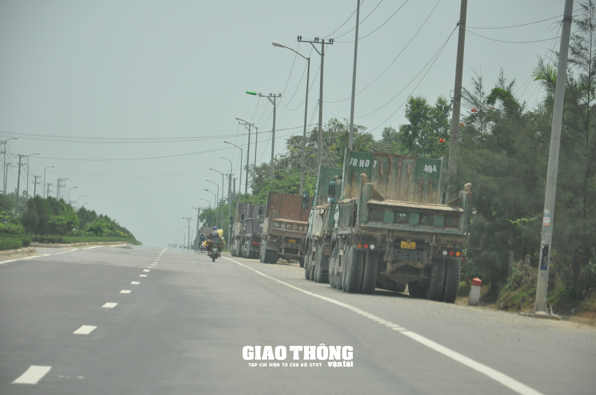 Nỗ lực đảm bảo TTATGT trên các tuyến đường Khu Kinh tế Dung Quất - Ảnh 14.