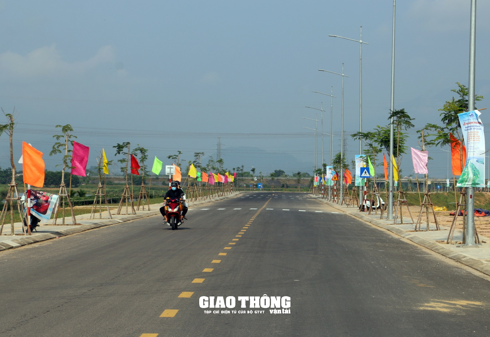 Đà Nẵng khánh thành đường ven sông gần 750 tỷ đồng - Ảnh 4.