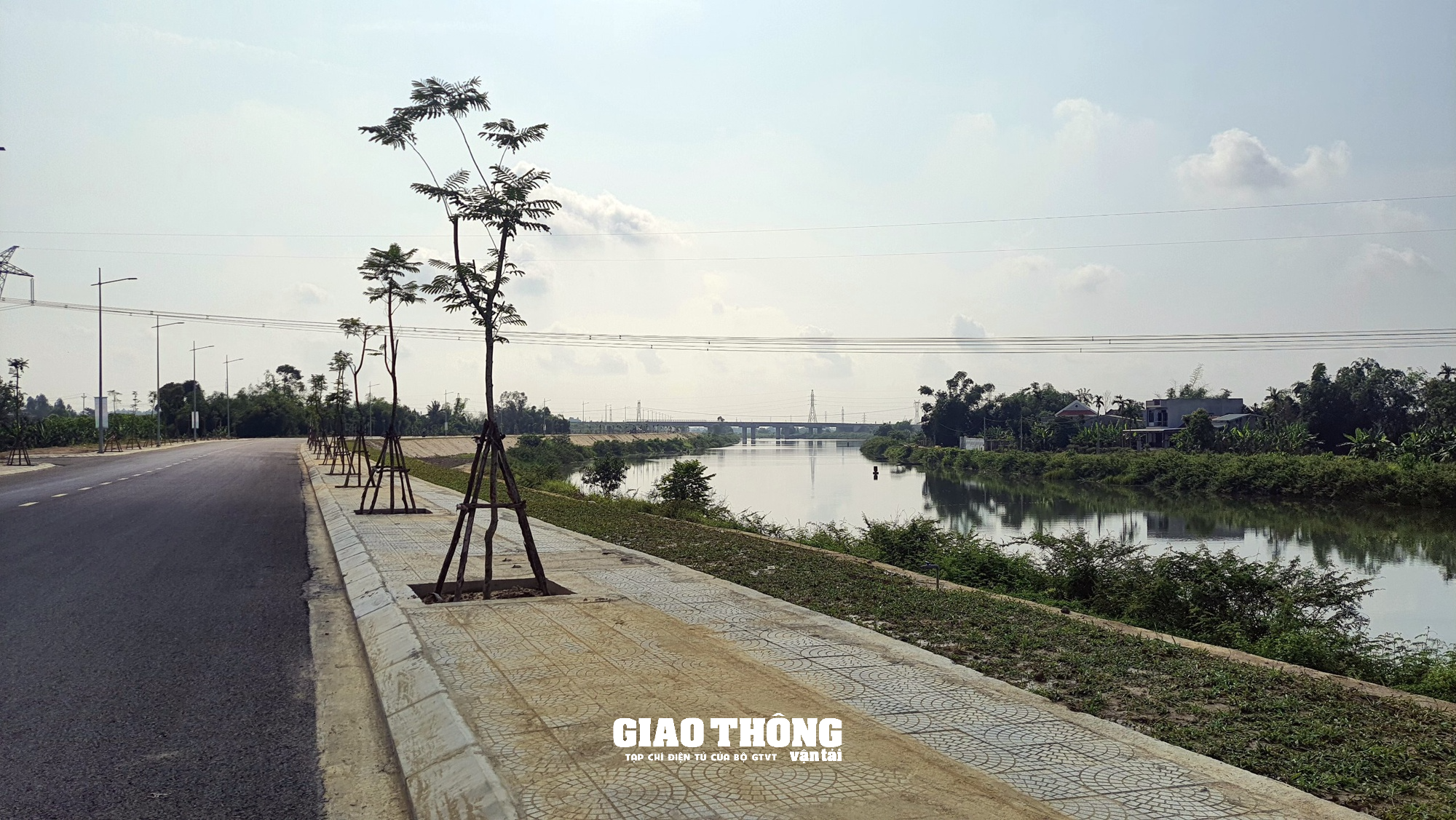 Đà Nẵng khánh thành đường ven sông gần 750 tỷ đồng - Ảnh 13.