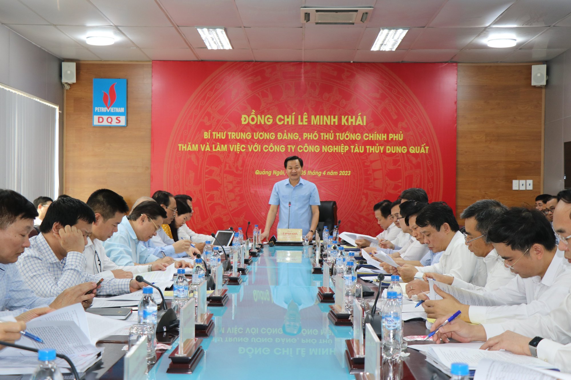 Phó Thủ tướng Chính phủ Lê Minh Khái làm việc với Công ty Công nghiệp tàu thủy Dung Quất - Ảnh 3.