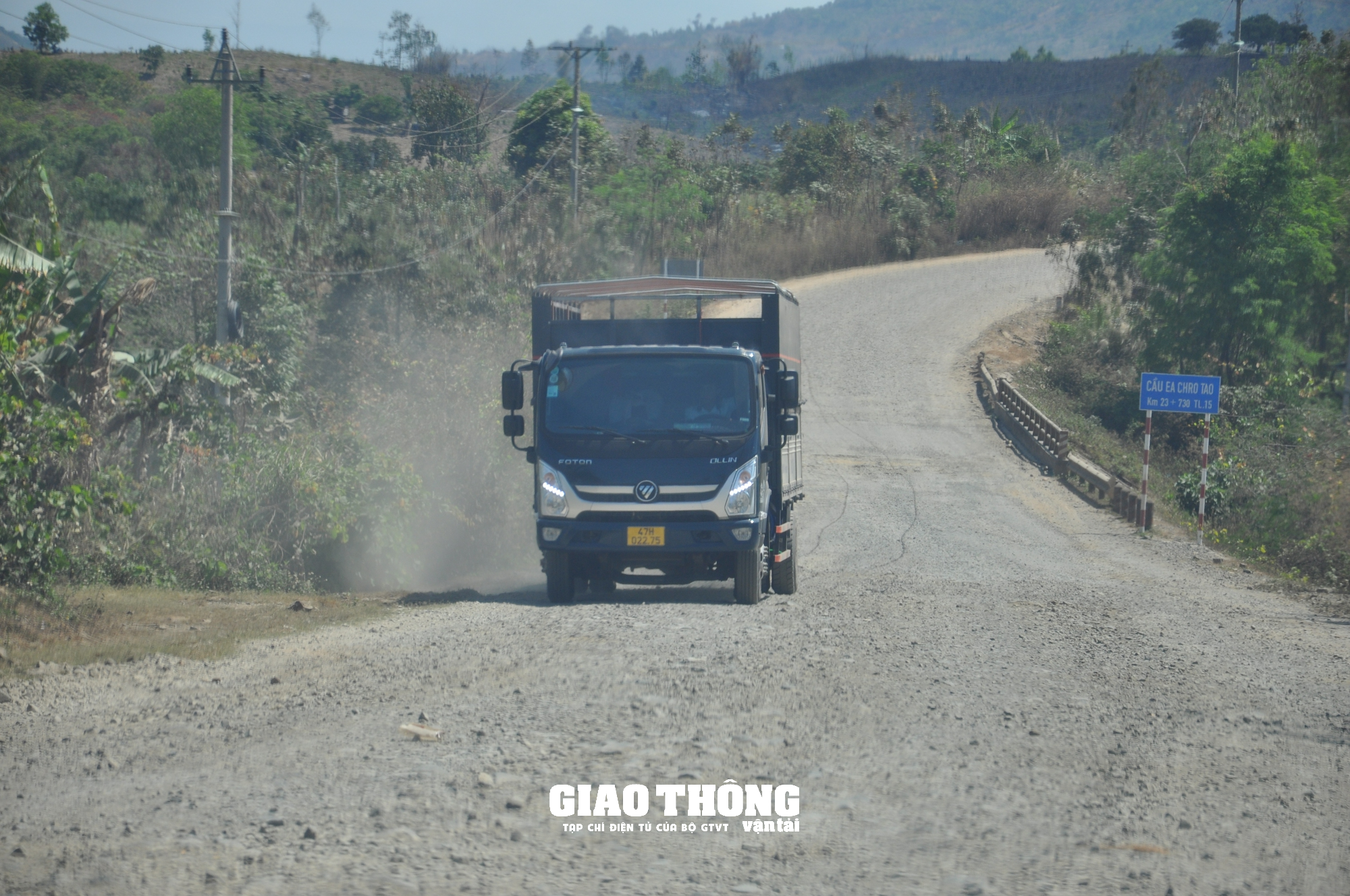 Cận cảnh tuyến đường tỉnh lộ 15 ở Đắk Lắk xuống cấp, gây mất ATGT - Ảnh 7.