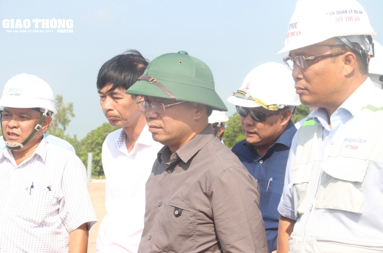 Cao tốc Mỹ Thuận - Cần Thơ phải hoàn thành trước 31/12/2023 - Ảnh 1.