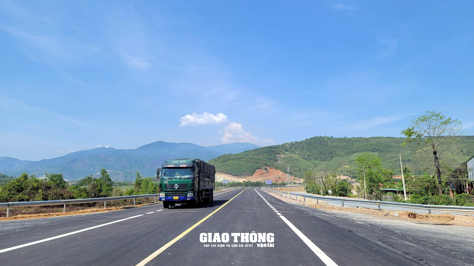 Thông tuyến cao tốc Nha Trang – Cam Lâm, các phương tiện đi như thế nào ? - Ảnh 1.