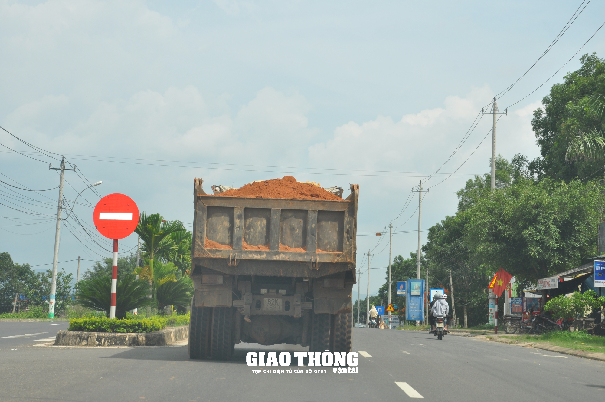 CSGT Kon Tum, Gia Lai quyết liệt xử lý quá tải trên tuyến quốc lộ - Ảnh 8.