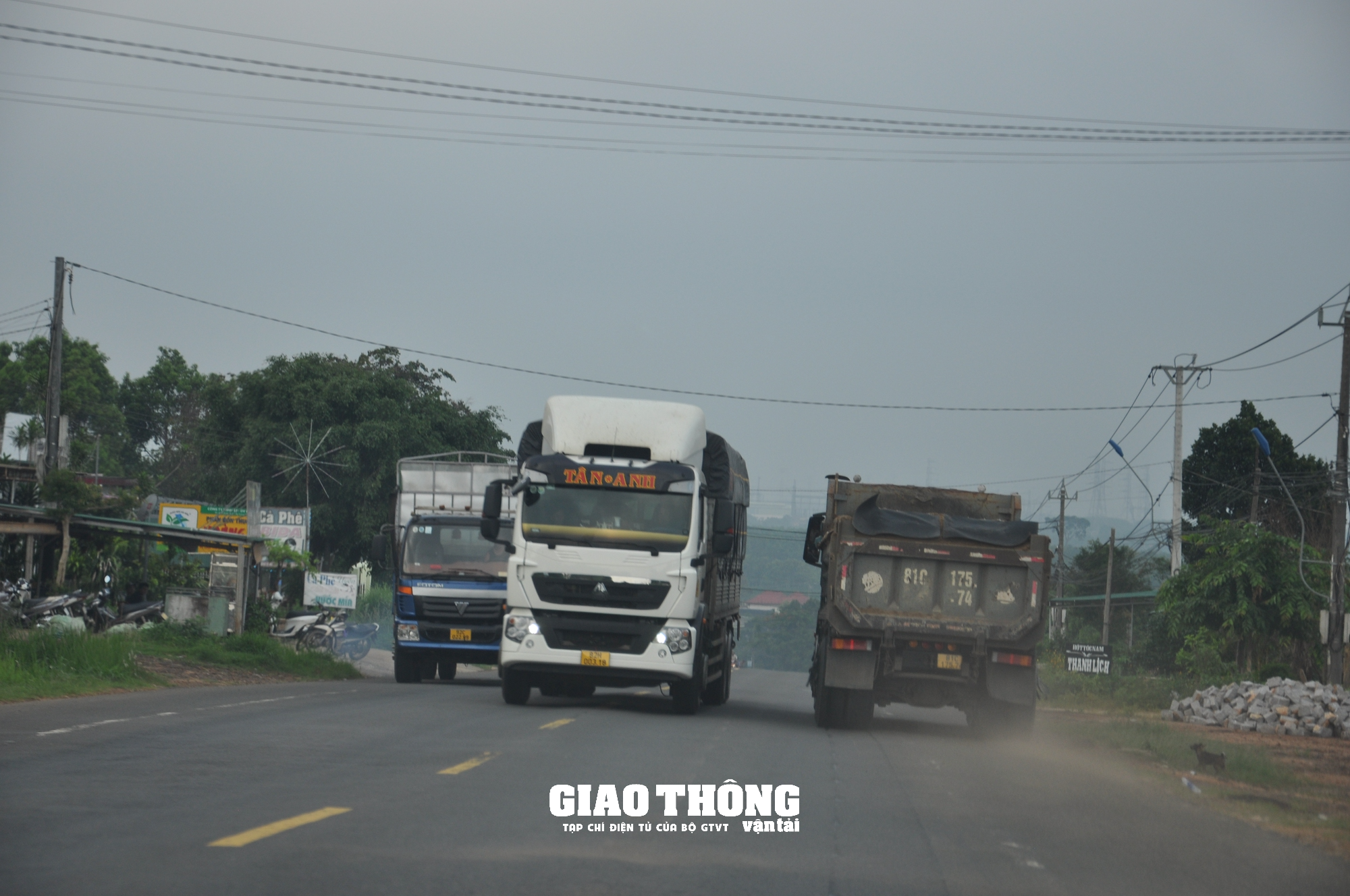 Xe bất tuân phân luồng trên tuyến Hồ Chí Minh qua TP. Pleiku, Ban ATGT đề nghị CSGT xử lý nghiêm - Ảnh 2.