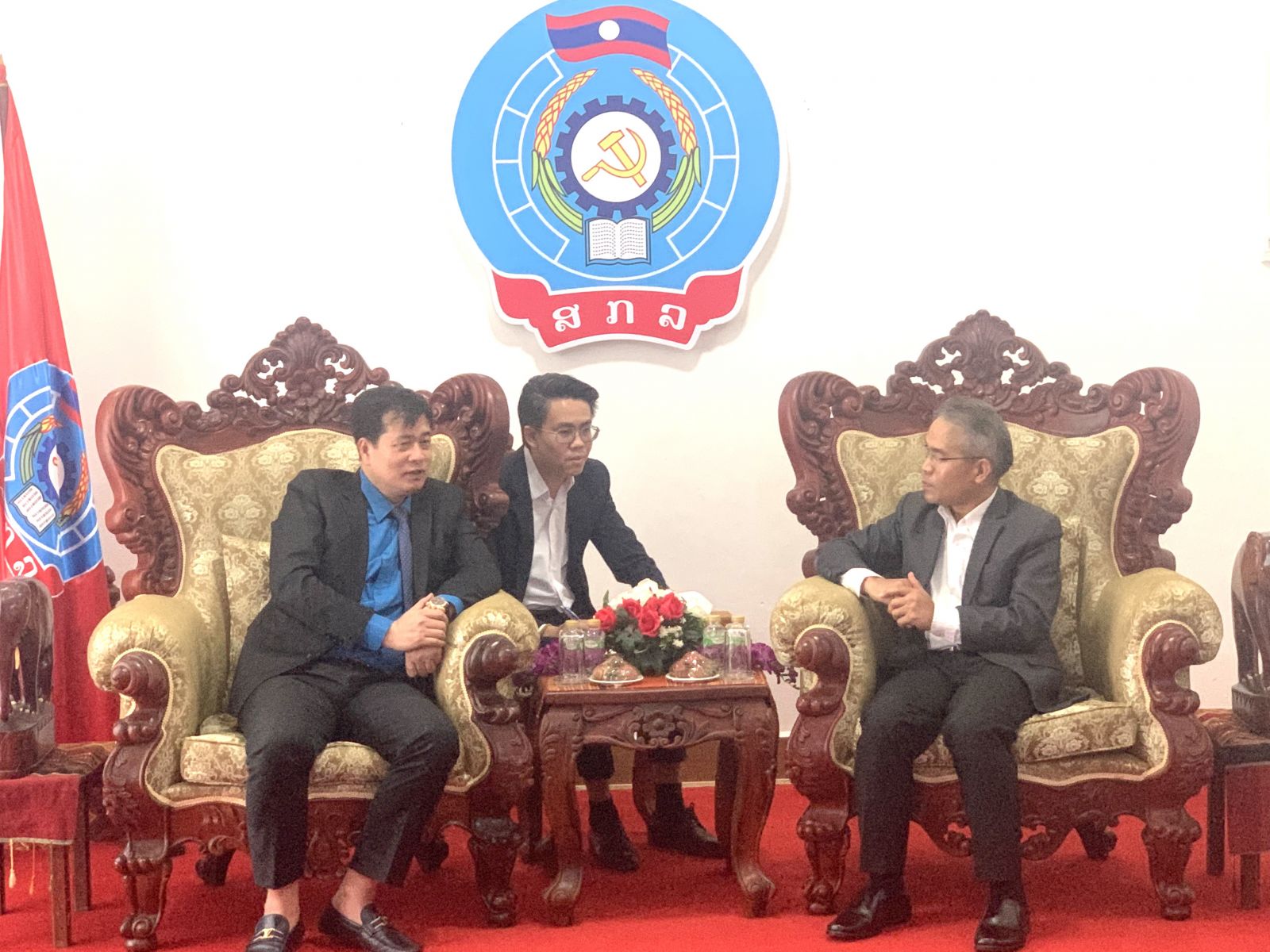 Công đoàn GTVT Việt Nam tăng cường hợp tác với Liên hiệp Công đoàn Bộ Công chính và vận tải Lào - Ảnh 8.
