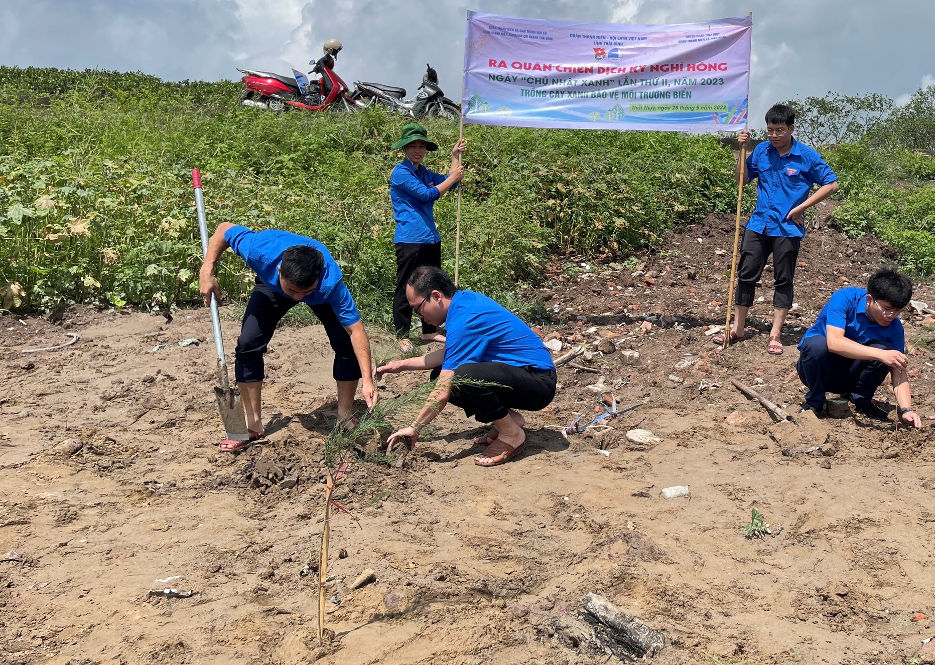 Tuổi trẻ ngành GTVT ra quân chiến dịch thanh niên tình nguyện hè năm 2023 - Ảnh 4.