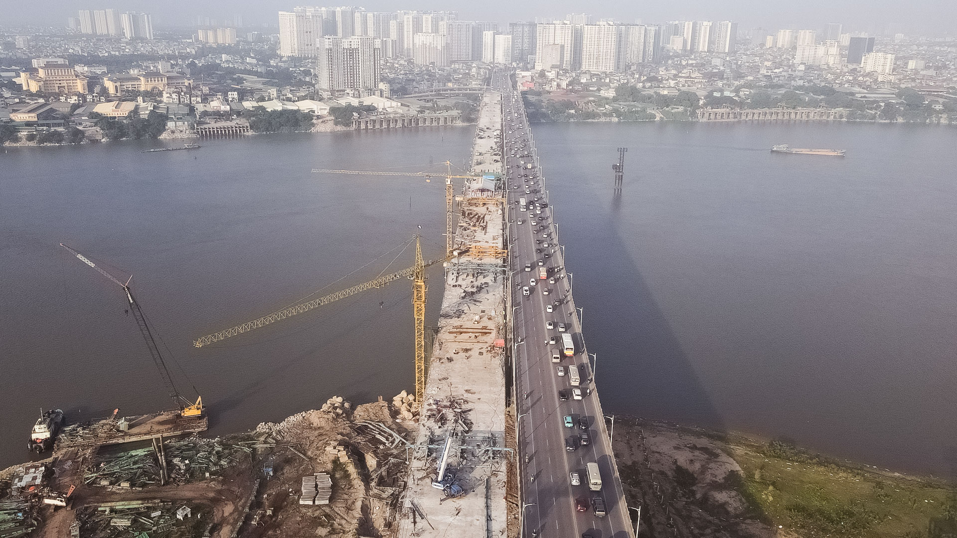 Cầu Vĩnh Tuy 2 hoàn tất khối hợp long cuối cùng, chuẩn bị thông xe vào đầu tháng 9/2023 - Ảnh 4.
