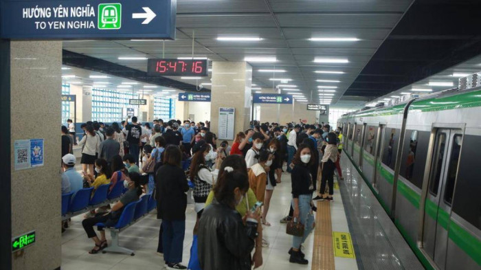 Dịp nghỉ lễ 30/4 và 1/5, tuyến đường sắt đô thị Cát Linh - Hà Đông vận chuyển gần 200 nghìn lượt hành khách - Ảnh 1.