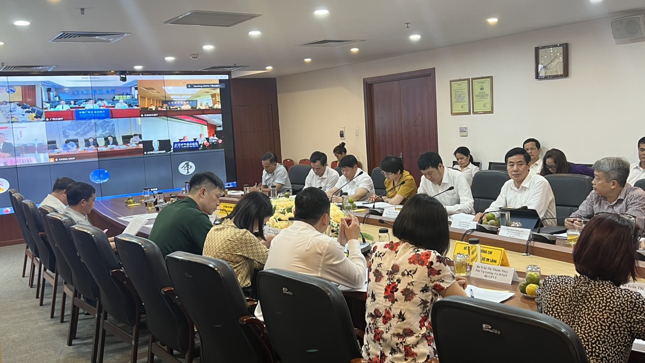 Hội đàm song phương nhằm thúc đẩy hợp tác trong lĩnh vực vận tải đường bộ giữa Việt Nam và Trung Quốc - Ảnh 2.
