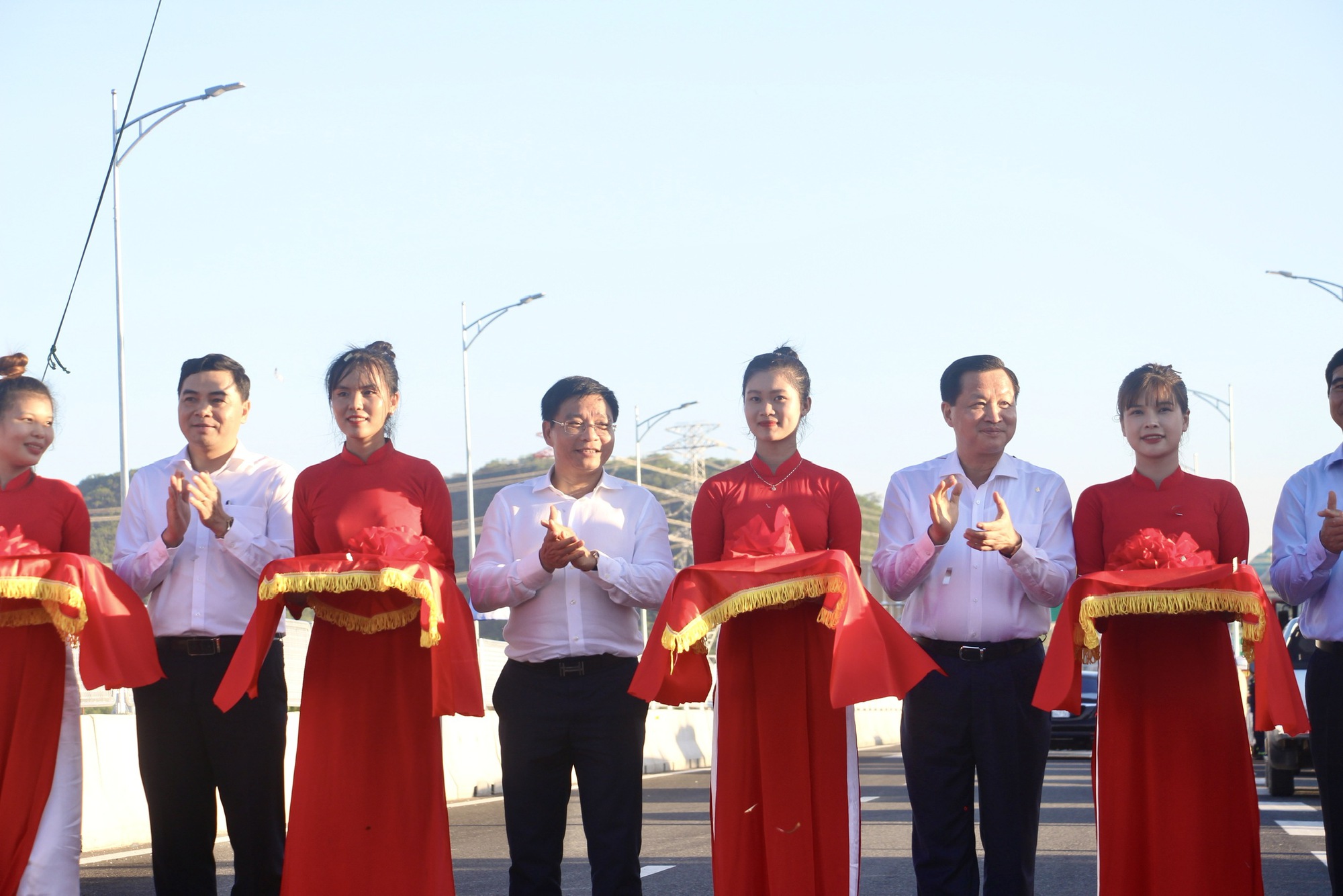 Trực tiếp: Khánh thành hai dự án cao tốc Nha Trang - Cam Lâm, Vĩnh Hảo - Phan Thiết - Ảnh 3.