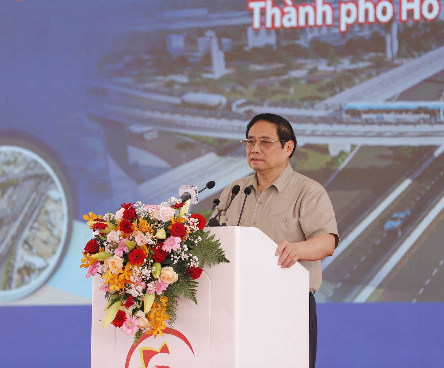 Thủ tướng phát lệnh khởi công 3 dự án giao thông trọng điểm quốc gia hơn 115 nghìn tỷ đồng - Ảnh 2.