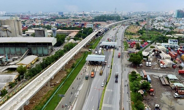 Ảnh: Cận cảnh đường Xa lộ Hà Nội được đổi tên thành đường Võ Nguyên Giáp - Ảnh 4.