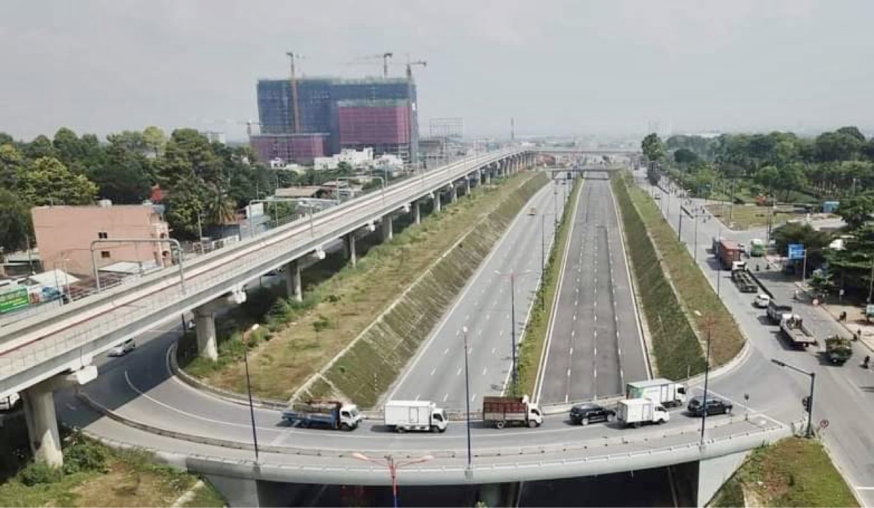 Ảnh: Cận cảnh đường Xa lộ Hà Nội được đổi tên thành đường Võ Nguyên Giáp - Ảnh 9.
