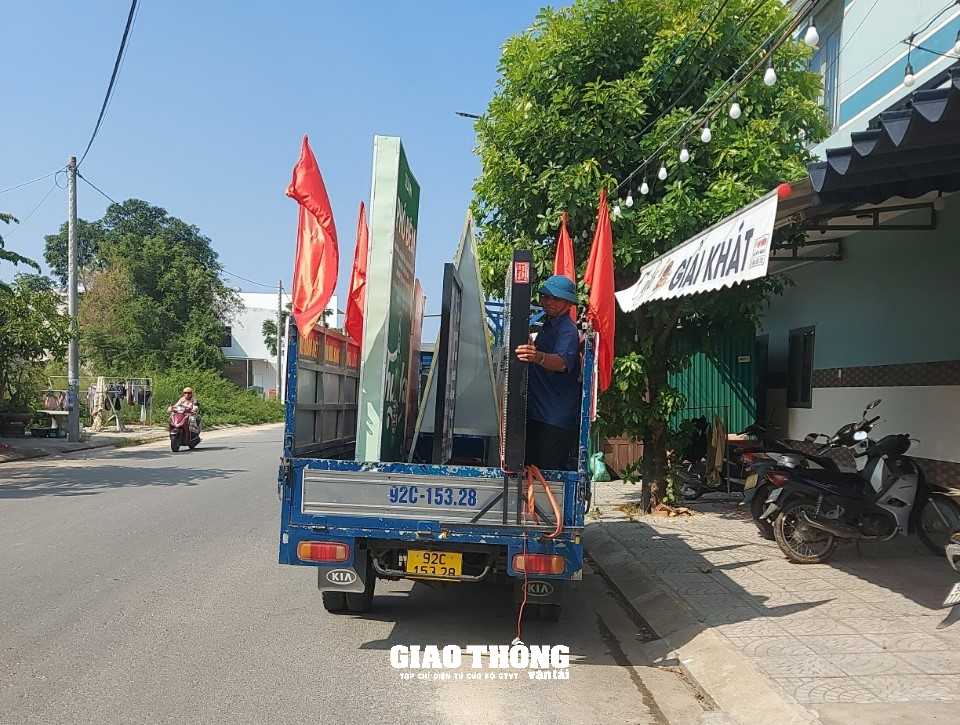 Xử lý chợ cóc, chợ tạm gây mất ATGT tuyến đường nối Đà Nẵng-Hội An - Ảnh 12.