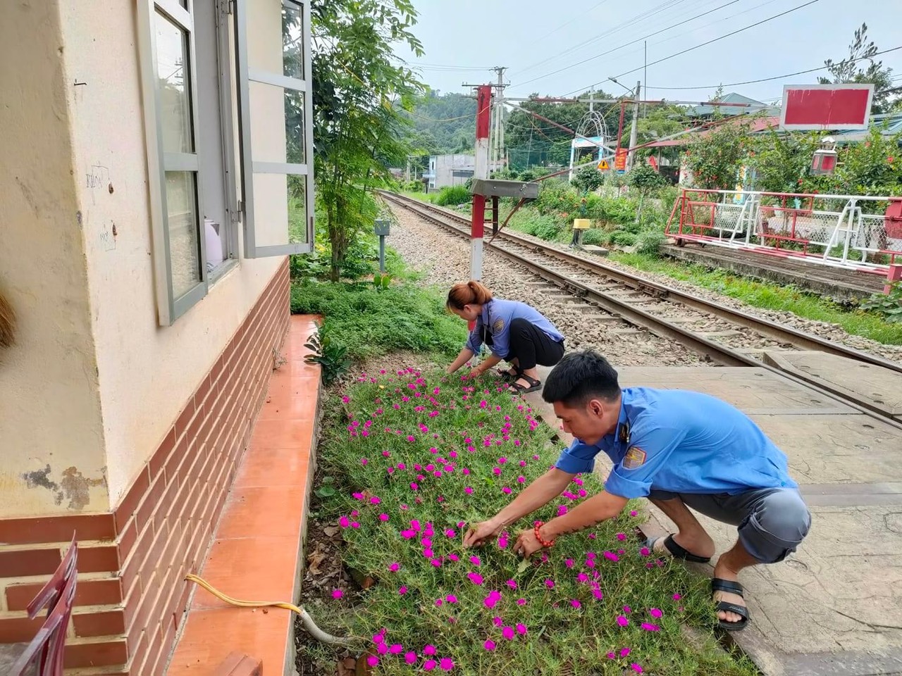 Đường sắt Yên Lào: Nhiều hoạt động thiết thực, ý nghĩa dành cho người lao động - Ảnh 2.