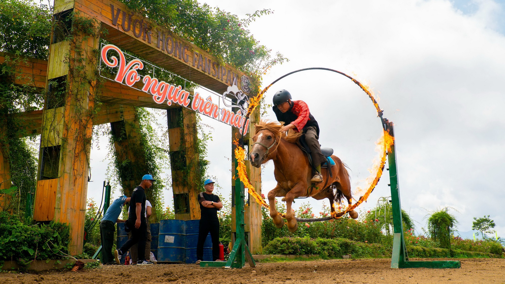 Độc đáo chương trình thao diễn ngựa “Hào khí Tây Bắc” tại Sun World Fansipan Legend tới hết 29/7 - Ảnh 5.