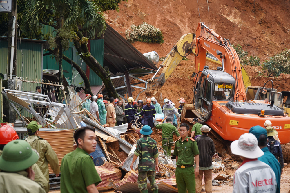 Sạt lở đất vùi lấp trạm CSGT ở Lâm Đồng: Tìm thấy thi thể nạn nhân cuối cùng - Ảnh 1.