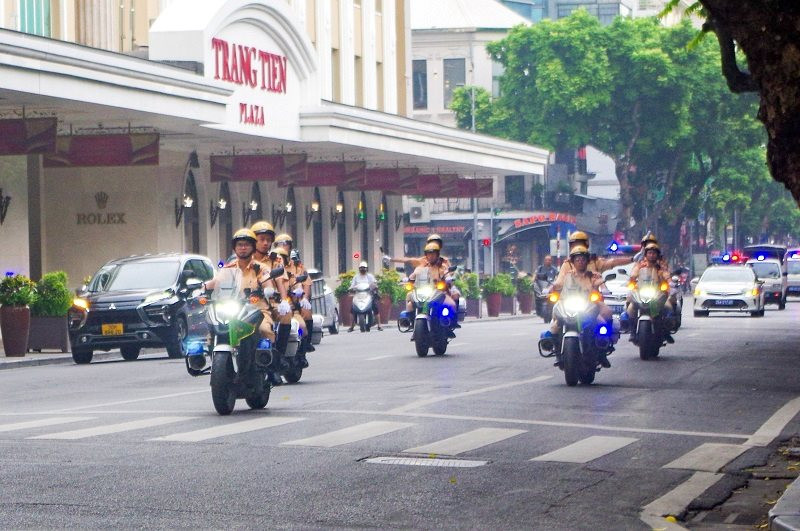 Hà Nội: CSGT ra quân xử lý vi phạm giao thông từ người dân cung cấp - Ảnh 1.