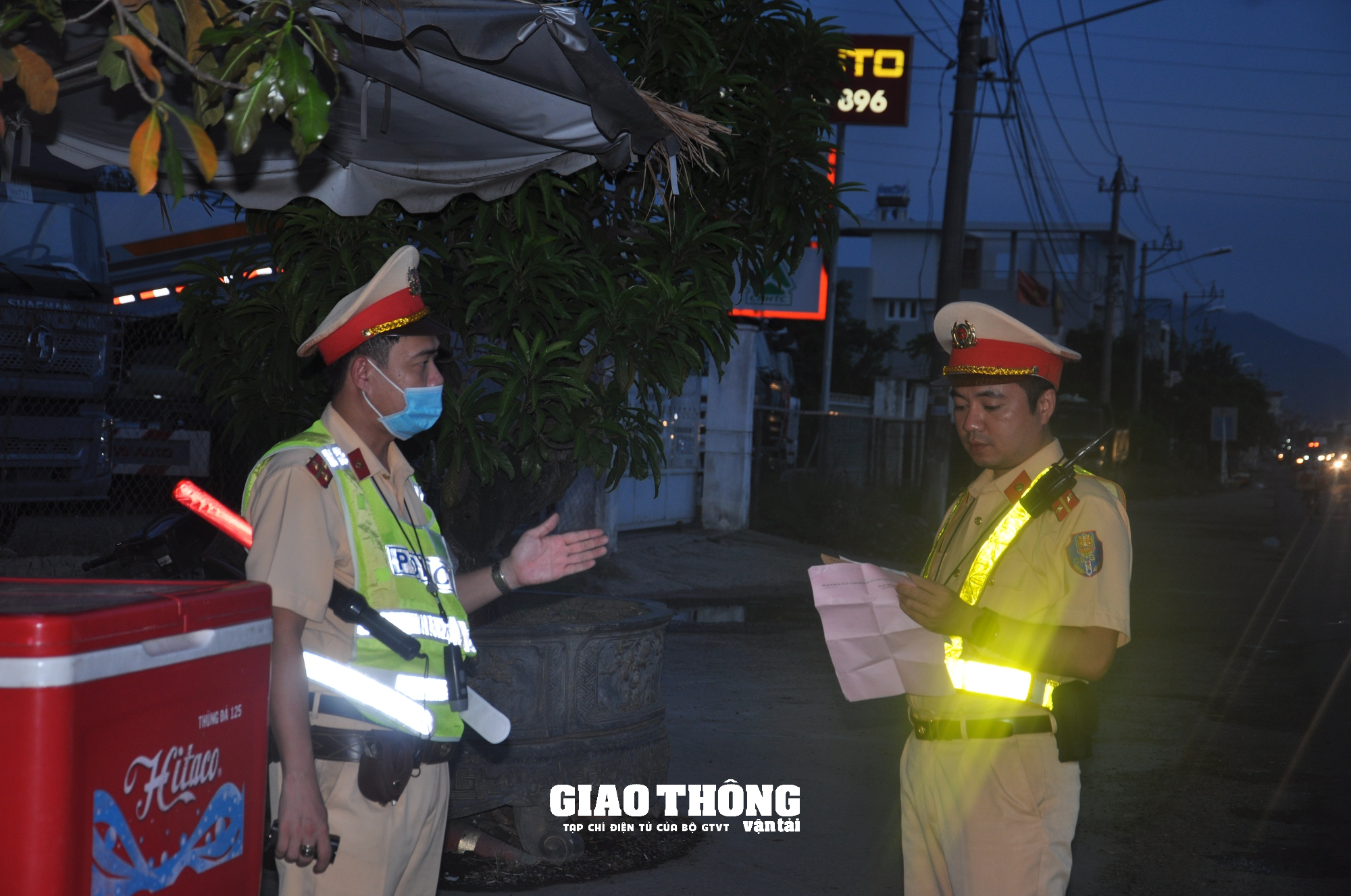 Video CSGT Bình Định xử lý nhiều xe quá tải, xe khách vi phạm - Ảnh 16.