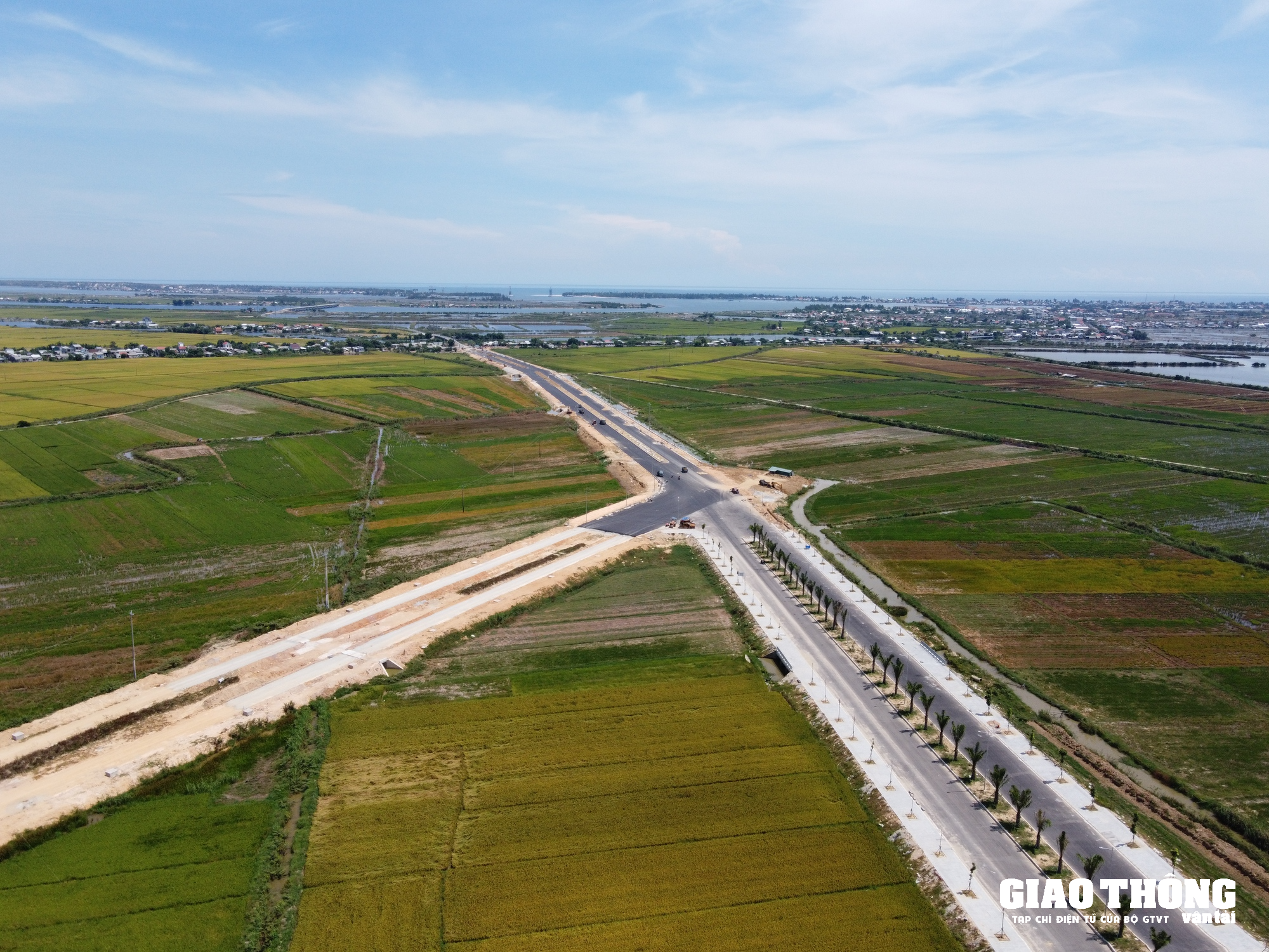 Chiêm ngưỡng tuyến đường hàng trăm tỷ đồng sắp thông xe ở Thừa Thiên Huế - Ảnh 9.