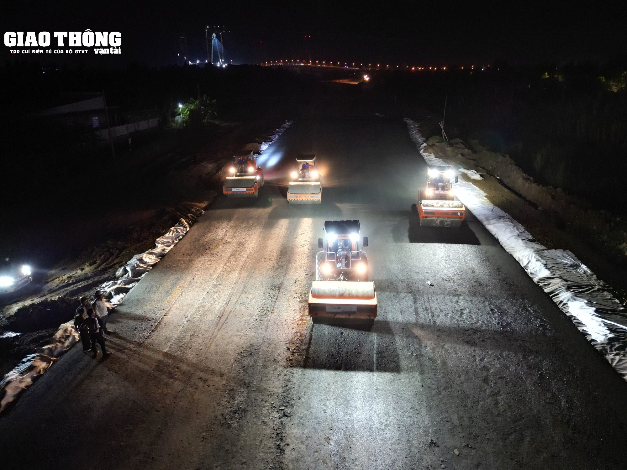 Phát động thi đua 120 ngày đêm hoàn thành cao tốc Mỹ Thuận - Cần Thơ  - Ảnh 2.