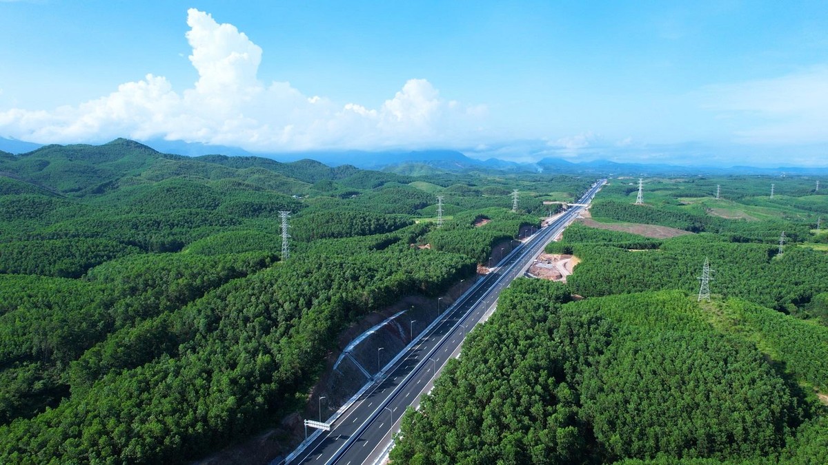 Cao tốc Vân Đồn - Móng Cái đoạt giải thưởng danh giá FIDIC PROJECT 2023 - Ảnh 2.