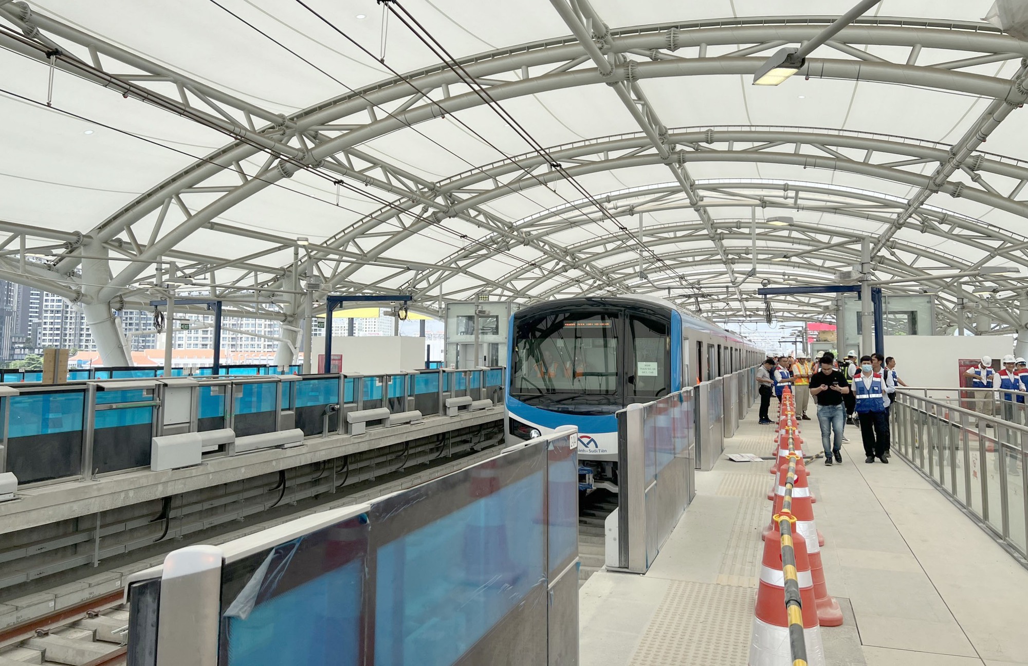 Video trải nghiệm trên tuyến metro Bến Thành - Suối Tiên - Ảnh 2.