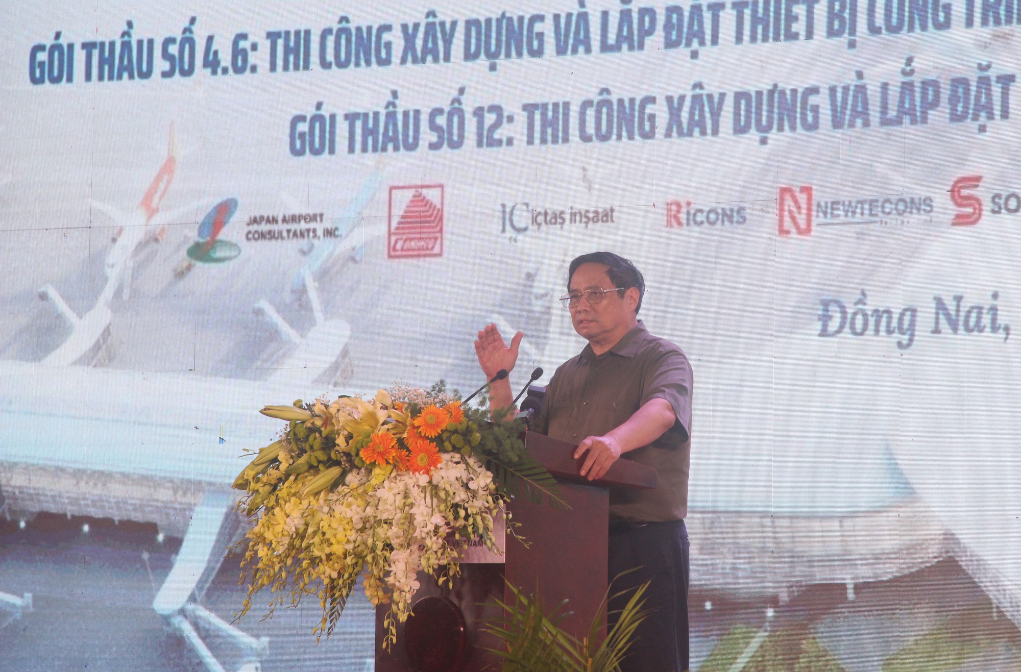 Thủ tướng nhấn nút khởi công nhà ga sân bay Long Thành và Tân Sơn Nhất - Ảnh 3.