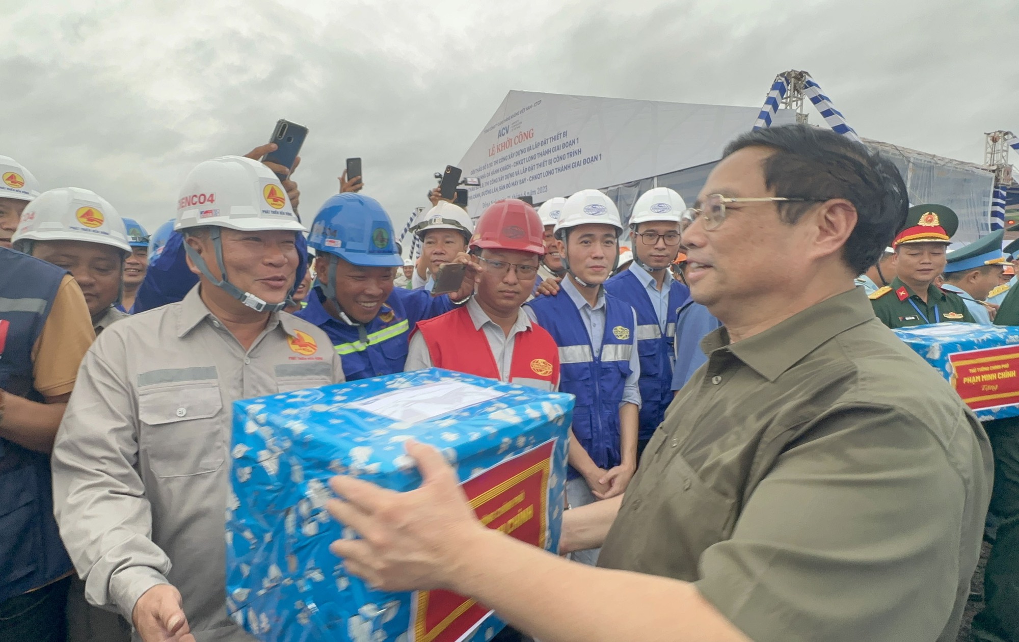 Thủ tướng nhấn nút khởi công nhà ga sân bay Long Thành và Tân Sơn Nhất - Ảnh 5.