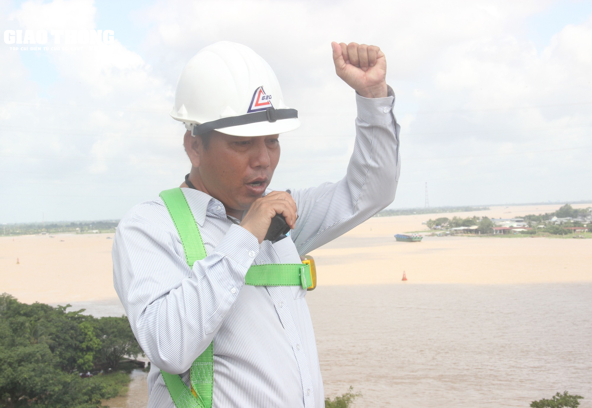 Cận cảnh công tác lao lắp dầm đầu tiên cầu Mỹ Thuận 2 nối bờ Vĩnh Long - Ảnh 9.