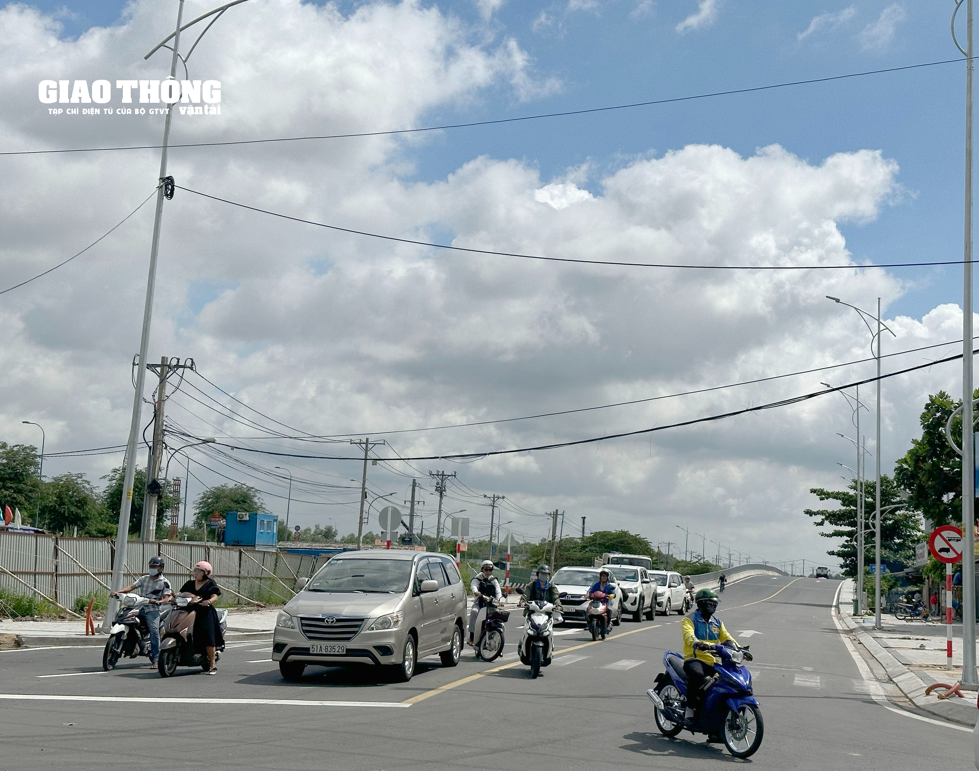 Đường song hành cao tốc TP.HCM - Long Thành - Dầu Giây vừa thông xe đã bị trộm dây điện chiếu sáng - Ảnh 15.