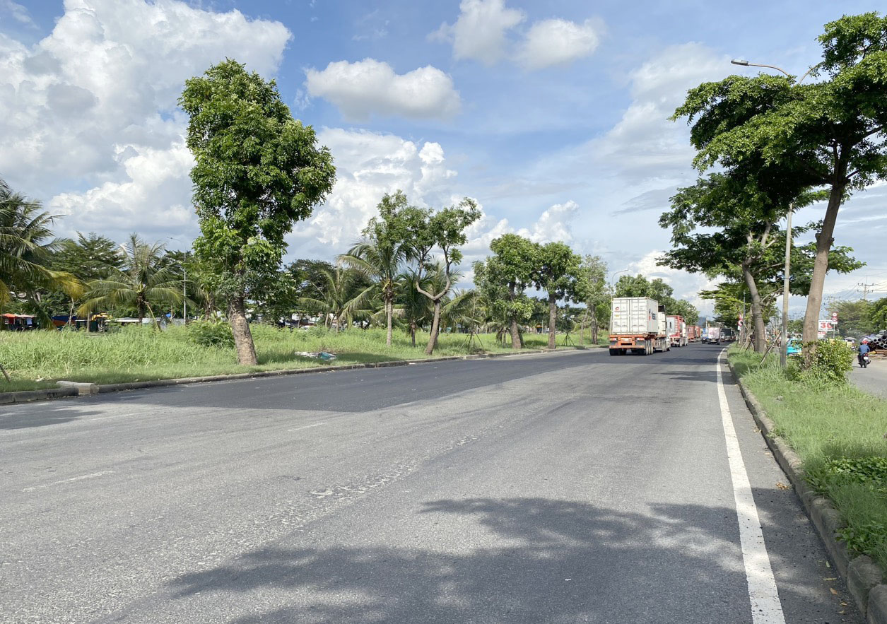 TP.HCM: Khắc phục xong tình trạng xuống cấp đường Nguyễn Văn Linh - Ảnh 1.