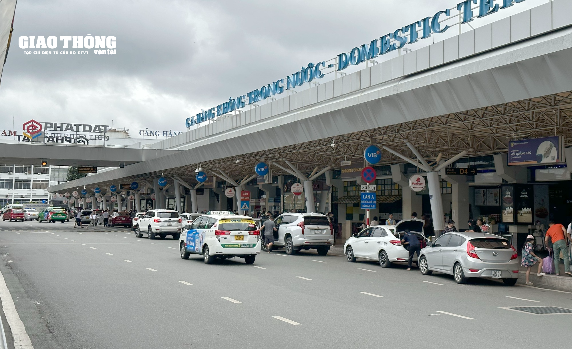 Người dân ùn ùn quay lại TP.HCM sau lễ 2/9, sân bay Tân Sơn Nhất đón 130.000 khách - Ảnh 10.