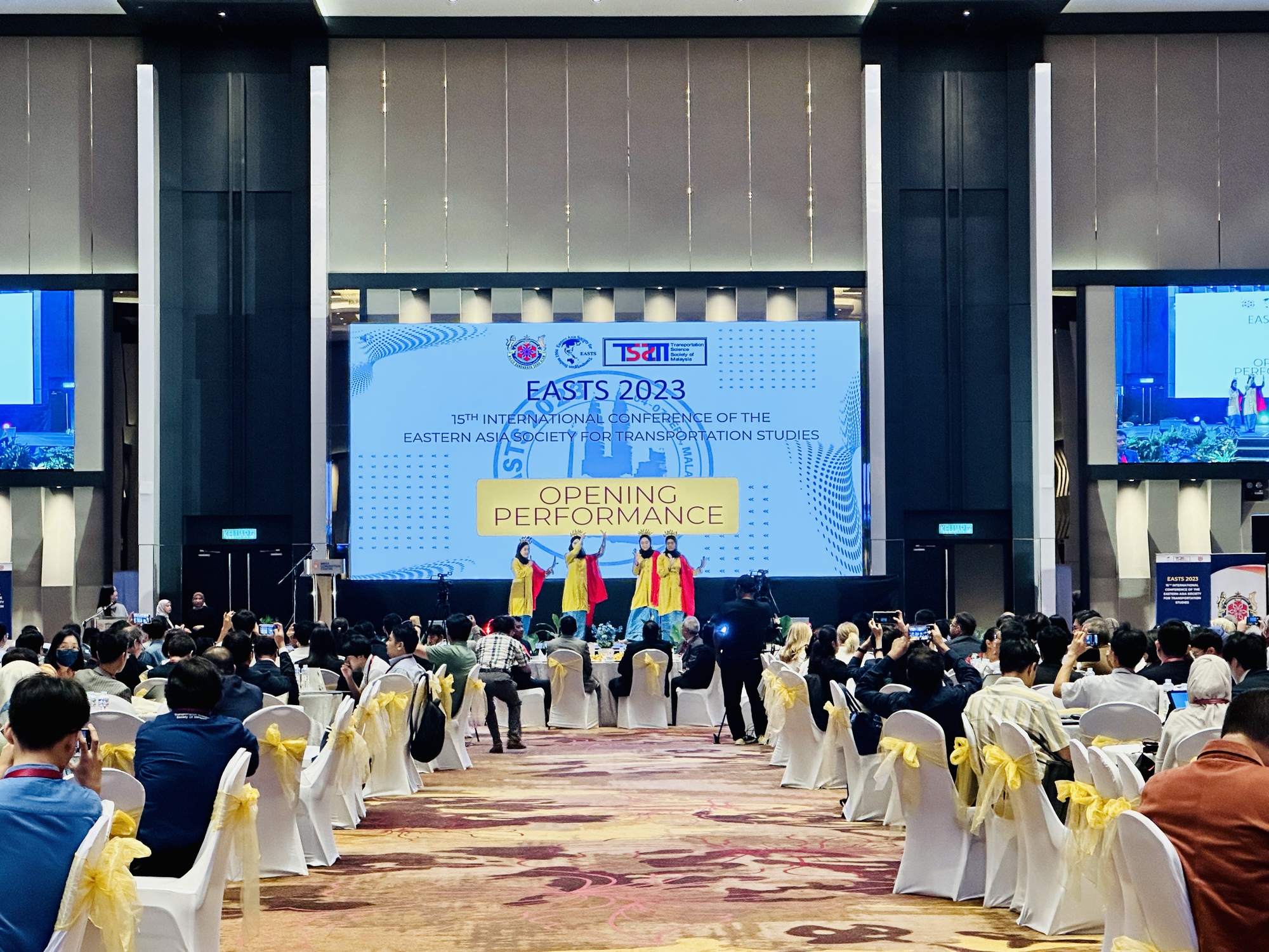 Khai mạc Hội nghị nghiên cứu giao thông Đông Á (EASTS 2023) lần thứ 15 - Ảnh 1.