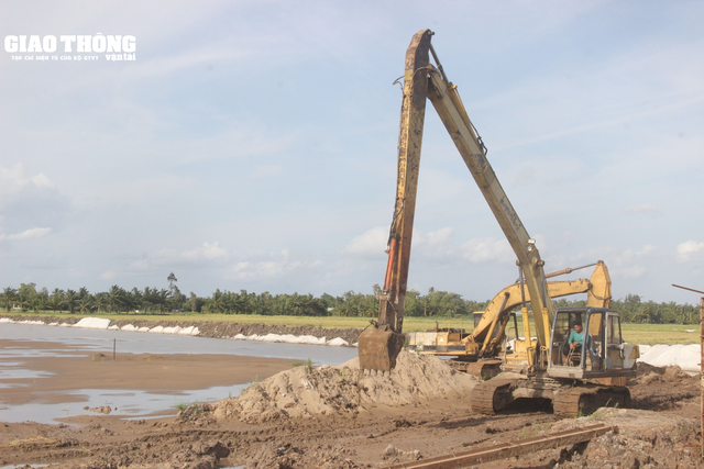 Thủ tướng yêu cầu làm việc xuyên Tết, đẩy nhanh tiến độ các dự án giao thông- Ảnh 2.