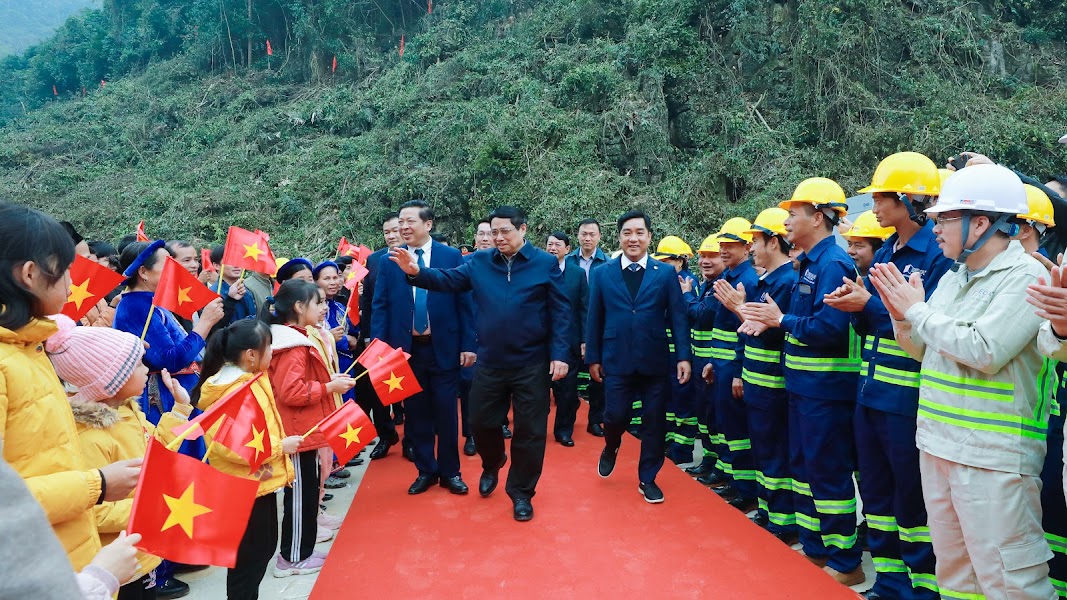 Thủ tướng phát lệnh khởi công xây dựng đường cao tốc Đồng Đăng - Trà Lĩnh- Ảnh 1.