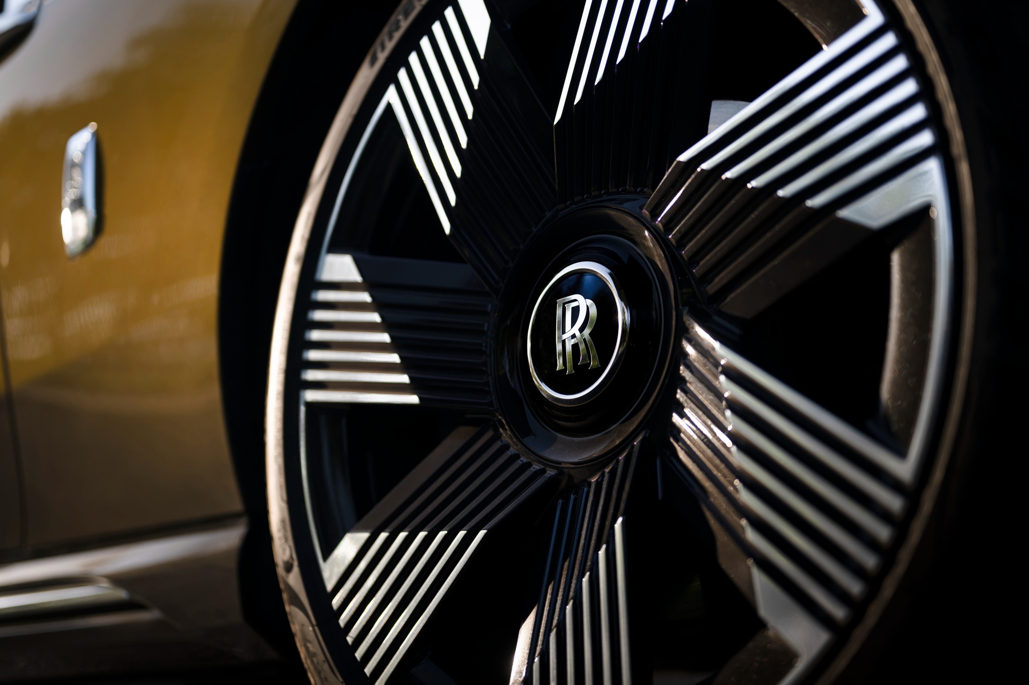 Rolls-Royce Spectre - Coupé siêu sang thuần điện đầu tiên giá từ 18 tỷ đồng- Ảnh 4.
