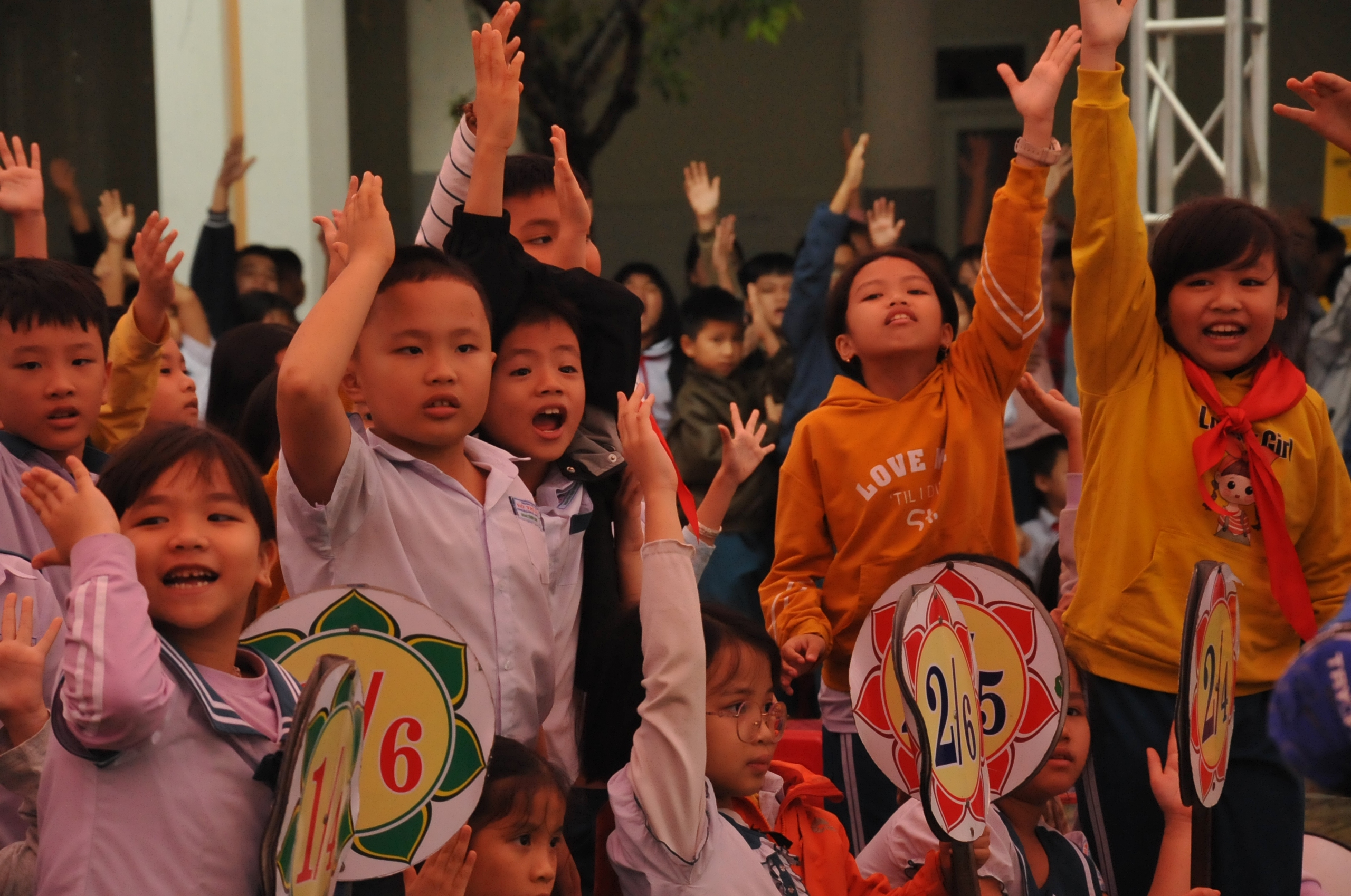 Trao tặng 2 triệu mũ bảo hiểm cho học sinh lớp 1 ở Quảng Nam- Ảnh 9.