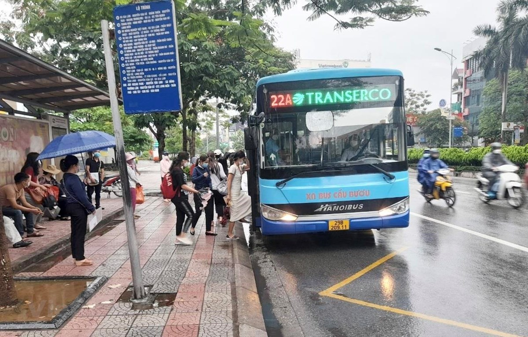 Hà Nội tăng giá vé buýt có trợ giá từ tháng 11 - Ảnh 1.