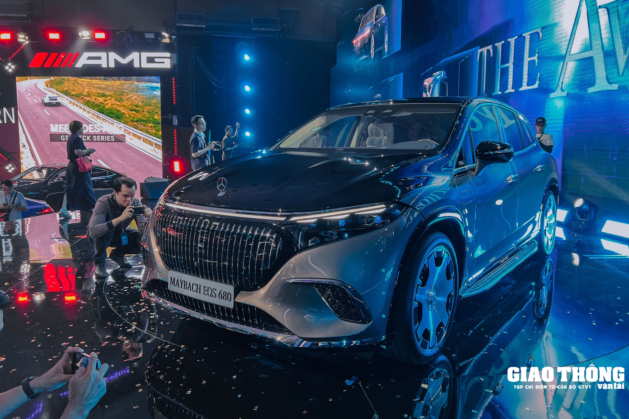Cận cảnh xe điện Mercedes-Maybach EQS 680 SUV mới bán tại Việt Nam: Điểm nhấn nội thất, giá hơn 7 tỷ đồng - Ảnh 3.