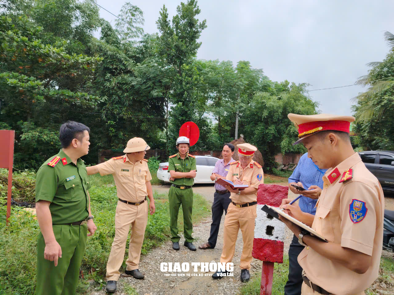 Quảng Nam "tổng lực" đóng, xóa loạt lối đi tự mở qua đường sắt - Ảnh 17.