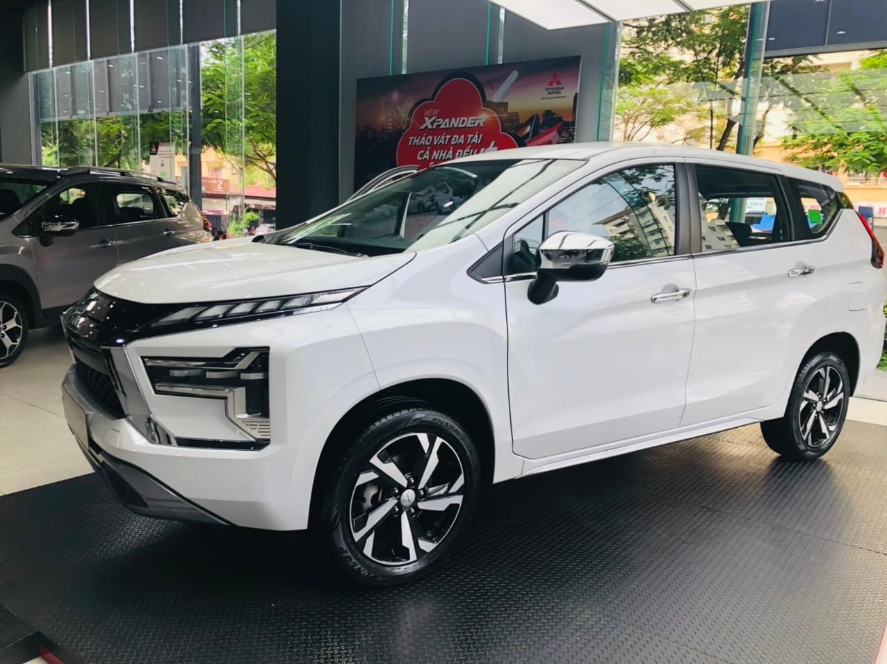 Giá lăn bánh xe Mitsubishi Xpander tháng 10/2024: Giảm không phanh, rẻ ngang Toyota Vios- Ảnh 1.