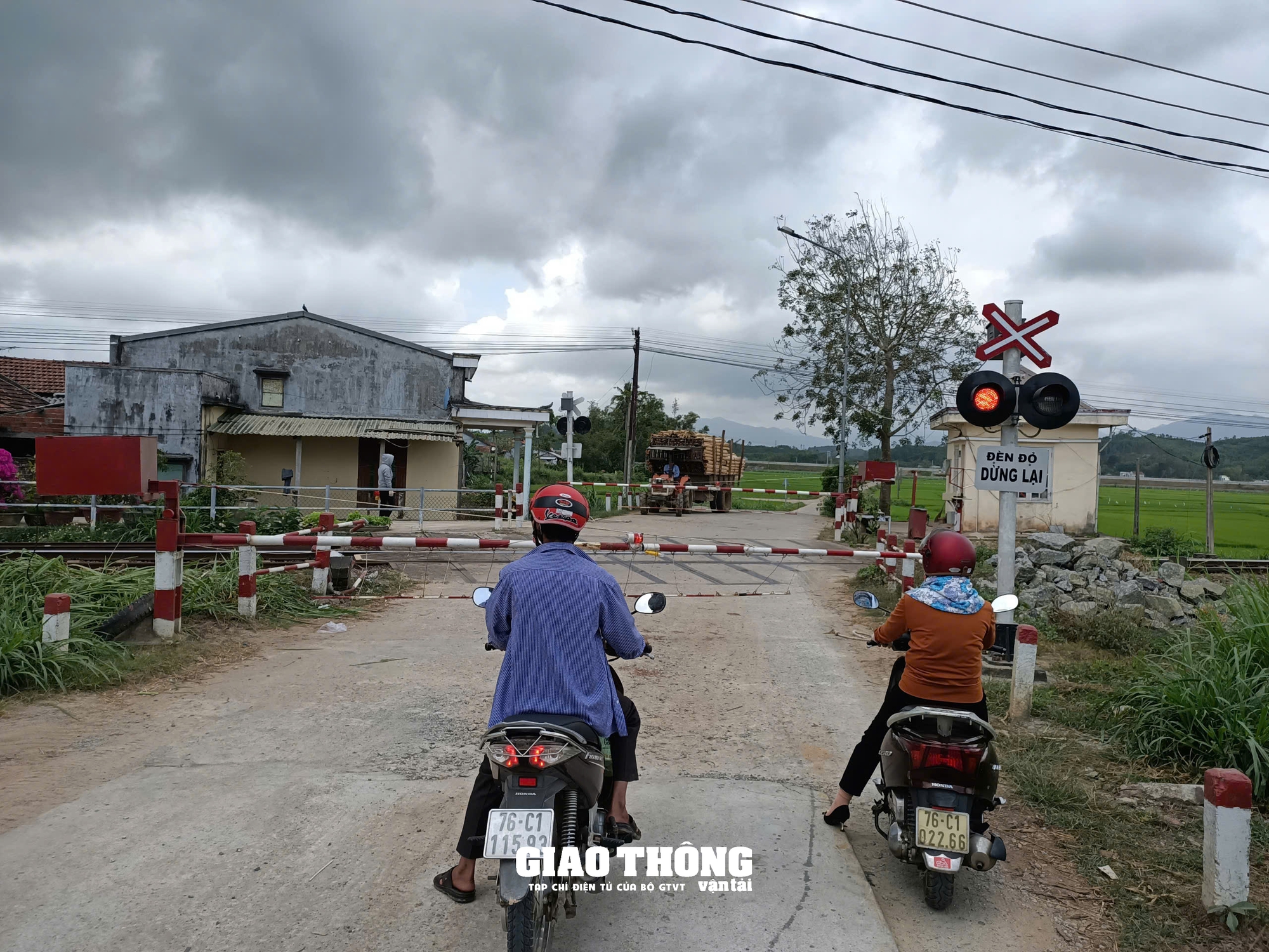 Quảng Ngãi: Nỗ lực xóa lối đi tự mở, bảo vệ hành lang, đảm bảo ATGT đường sắt - Ảnh 2.