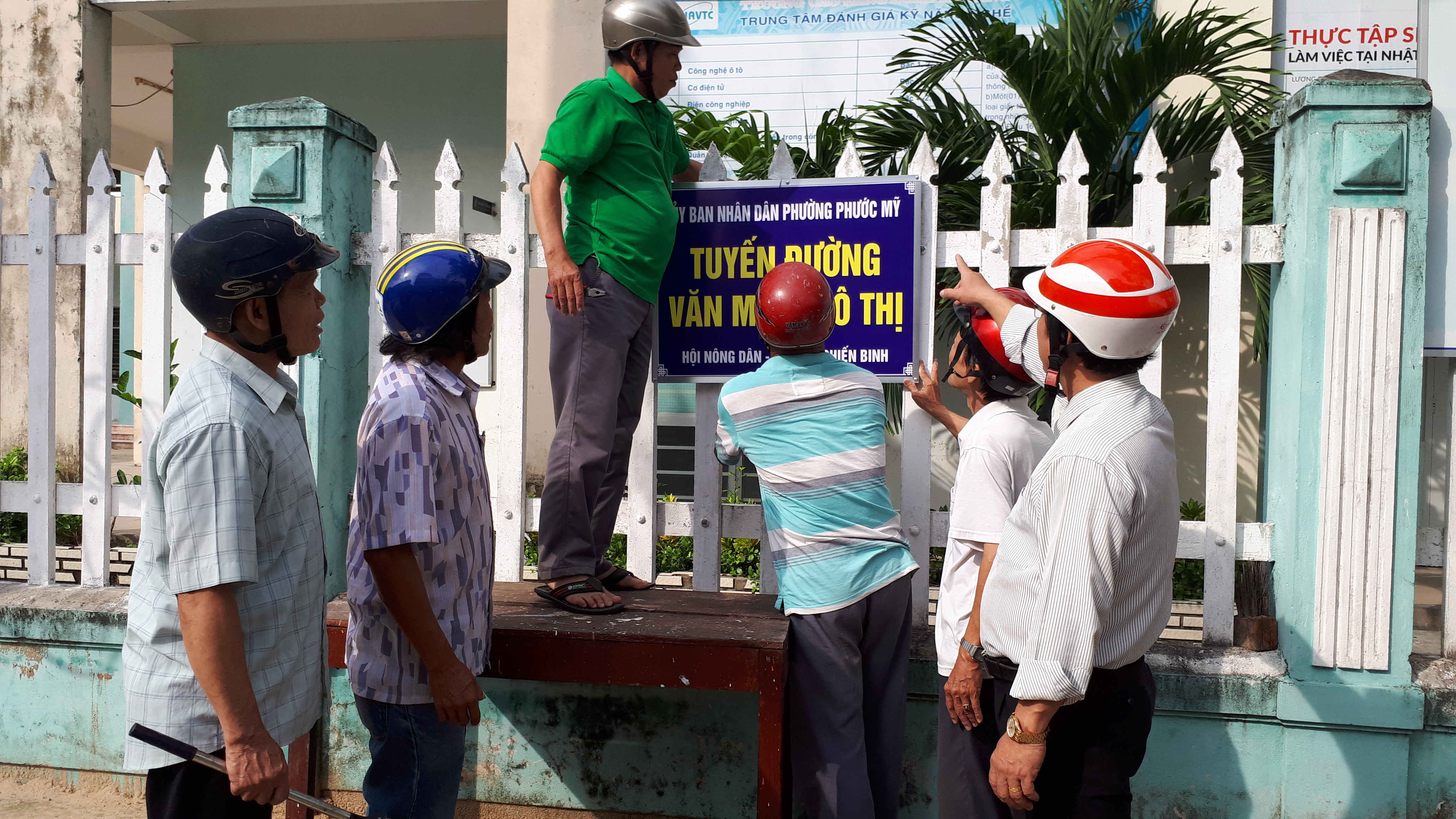 Nông dân Đà Nẵng chung sức đảm bảo an toàn giao thông, trật tự đô thị - Ảnh 2.